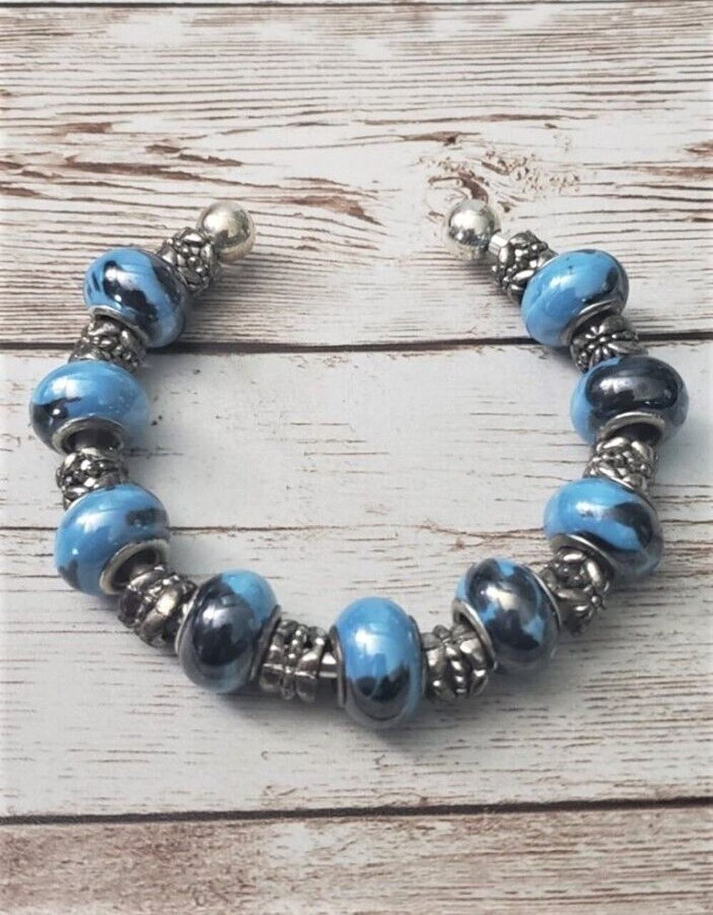 Vintage Bracelet / Bangle - Blue & Silver Tone Pretty Bracelet